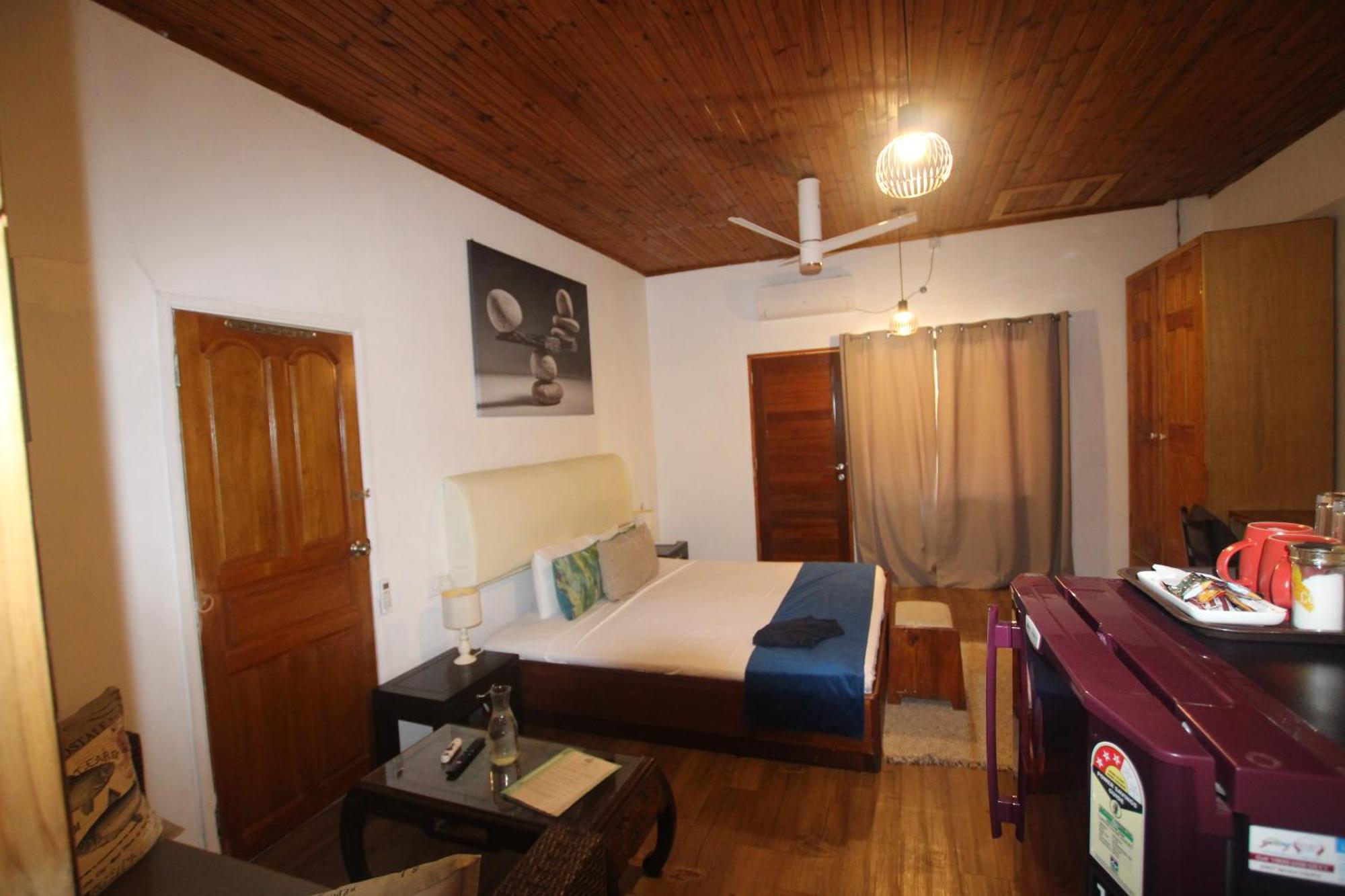 Castaway Lodge Pointe Au Sel Quarto foto